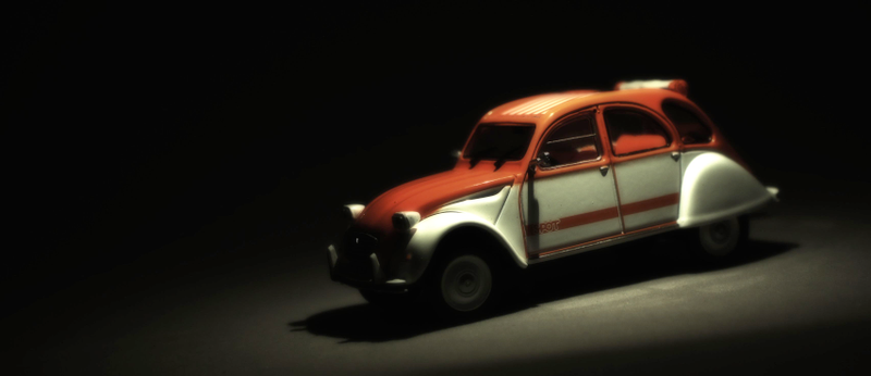 Family piece as my dear uncle Peter had a 2CV Spot like this one in 1:1. After this he turned to the dark side and got a Lada 1300.